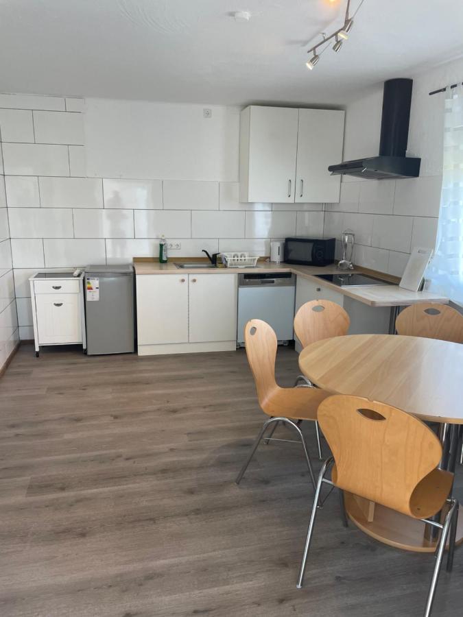 Apartament Mit Schlafzimmer Лар Екстериор снимка